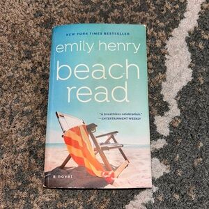 Emily Henry "Beach Read" Paperback Novel - Original Cover